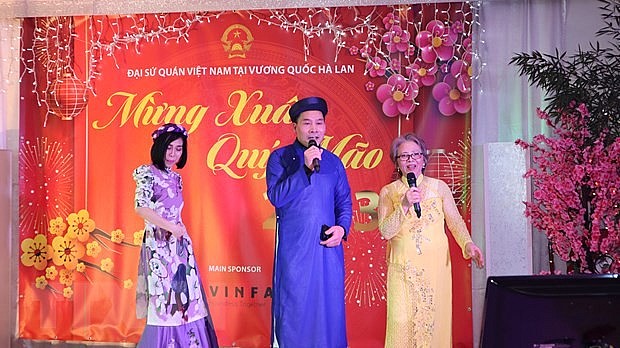 Xuân Quê hương ấm lòng người Việt ở xứ sở cối xay gió và hoa tuylip | Người Việt bốn phương | Vietnam+ (VietnamPlus)