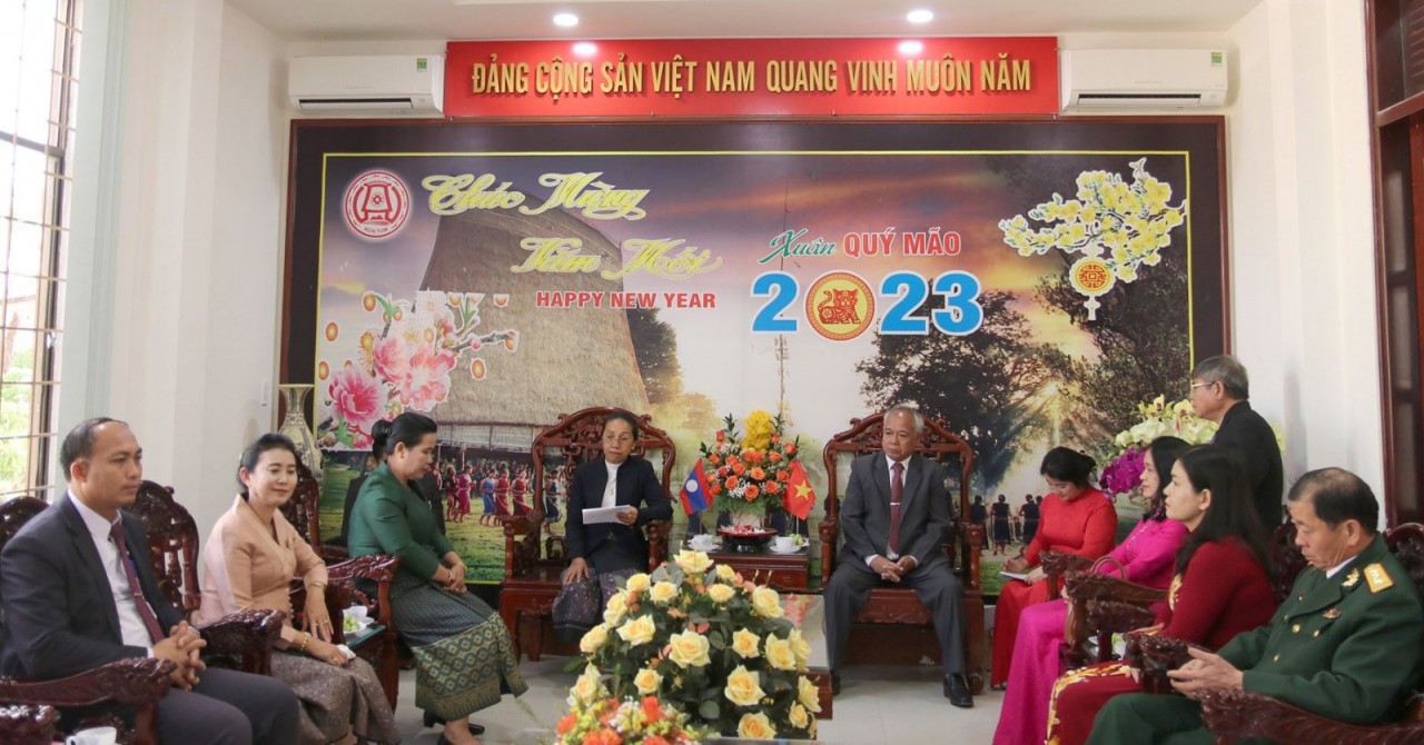 Tỉnh Attapư (Lào) thăm, chúc Tết tỉnh Kon Tum nhân dịp Tết Nguyên đán Quý Mão 2023