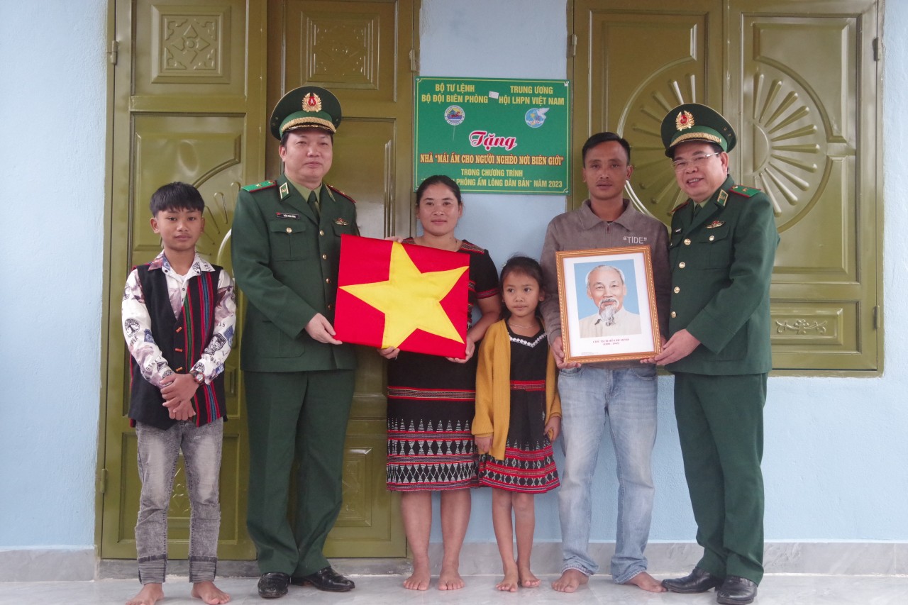 Xuân đã về trên biên cương: Để đồng bào có cái Tết ấm lo