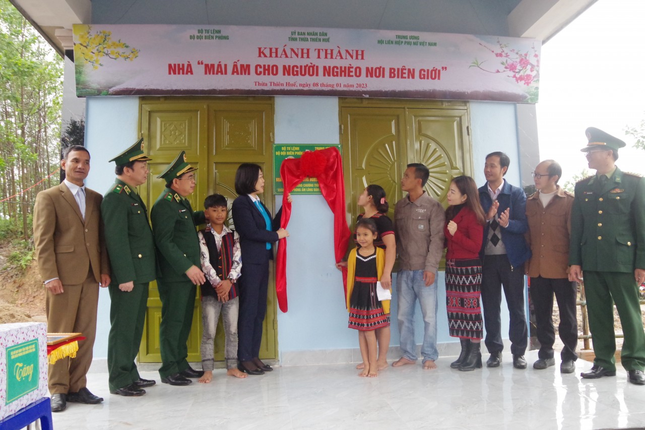 Xuân đã về trên biên cương: Để đồng bào có cái Tết ấm lo