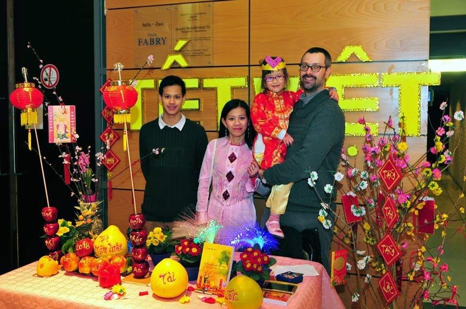Người làm đẹp thêm cho Tết Việt tại Bỉ