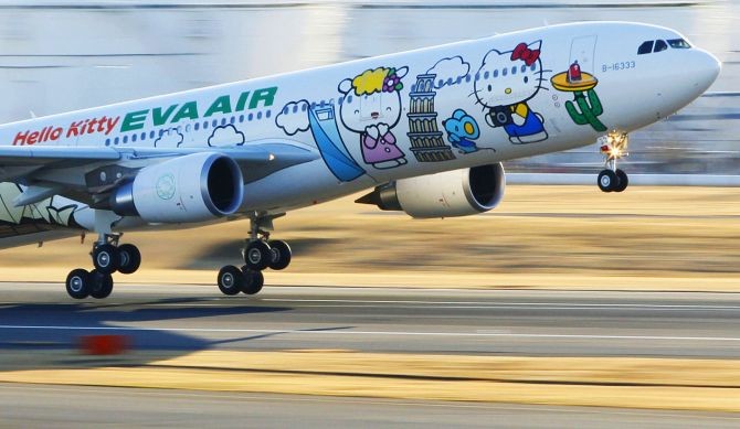 EVA Air (Đài Loan) là một trong 3 đại diện đến từ châu Á được lọt vào bảng xếp hạng Những hãng hàng không tốt nhất thế giới năm 2023 (Ảnh: Reuters/Kyodo). 