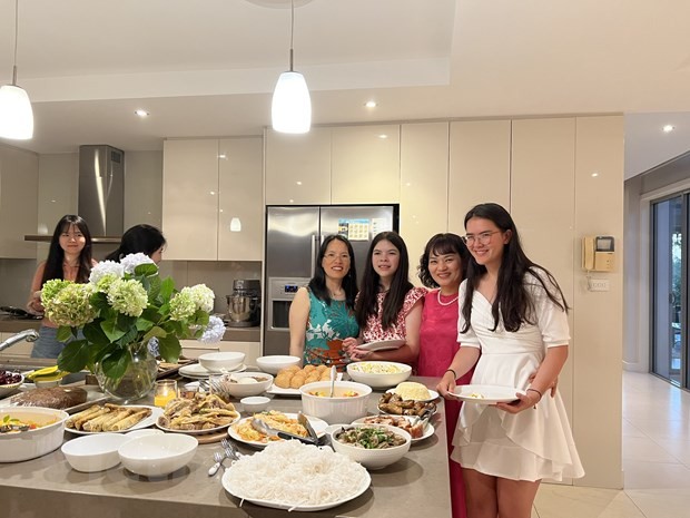 “Giữ lửa” Tết cổ truyền Việt Nam trong các gia đình tại Australia | Người Việt bốn phương | Vietnam+ (VietnamPlus)