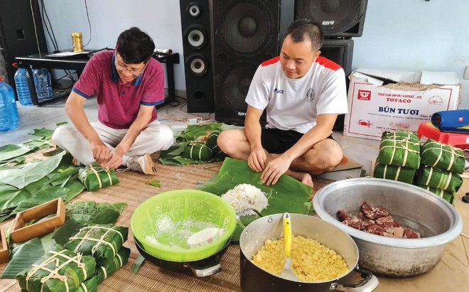 Cộng đồng người Việt khắp 5 châu đón Tết 2023