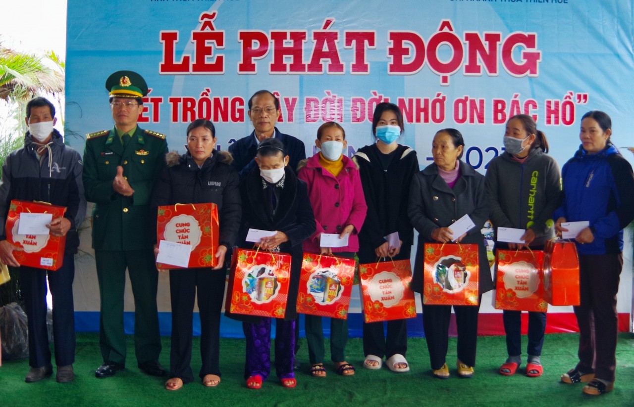 Bộ đội Biên phòng tỉnh Thừa Thiên Huế phát động Tết trồng cây "Đời đời nhớ ơn Bác Hồ" Bộ đội Biên phòng tỉnh Thừa Thiên Huế phát động Tết trồng cây "Đời đời nhớ ơn Bác Hồ"