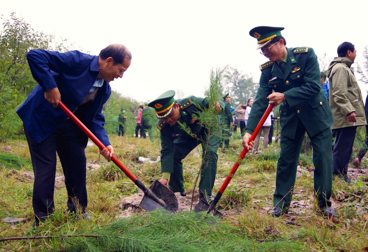 Bộ đội Biên phòng tỉnh Thừa Thiên Huế phát động Tết trồng cây "Đời đời nhớ ơn Bác Hồ" Bộ đội Biên phòng tỉnh Thừa Thiên Huế phát động Tết trồng cây "Đời đời nhớ ơn Bác Hồ"