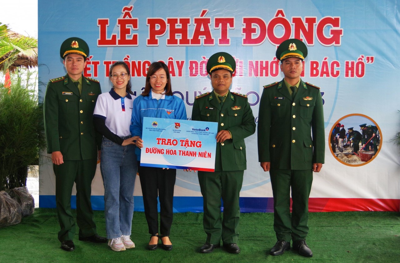 Bộ đội Biên phòng tỉnh Thừa Thiên Huế phát động Tết trồng cây "Đời đời nhớ ơn Bác Hồ" Bộ đội Biên phòng tỉnh Thừa Thiên Huế phát động Tết trồng cây "Đời đời nhớ ơn Bác Hồ"