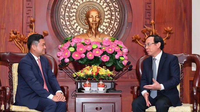 Bí thư Thành ủy TPHCM Nguyễn Văn Nên tiếp ông Sok Dareth, Tổng Lãnh sự Campuchia tại TPHCM. (Ảnh: SGGP)