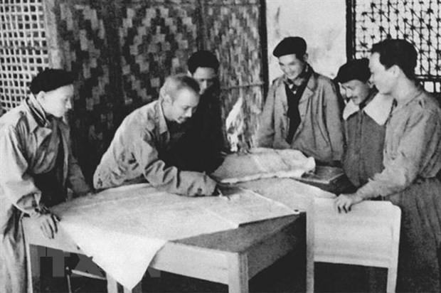 93 năm thành lập Đảng: Mối quan hệ gắn bó “máu thịt” giữa Đảng và dân | Chính trị | Vietnam+ (VietnamPlus)