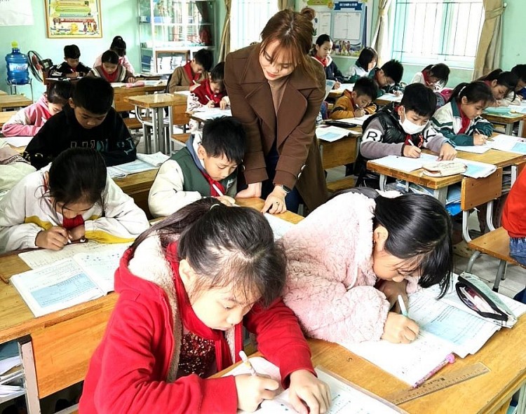 Chi bộ trường Tiểu học Tề Lỗ làm tốt công tác phát triển Đảng góp phần nâng cao chất lượng giáo dục
