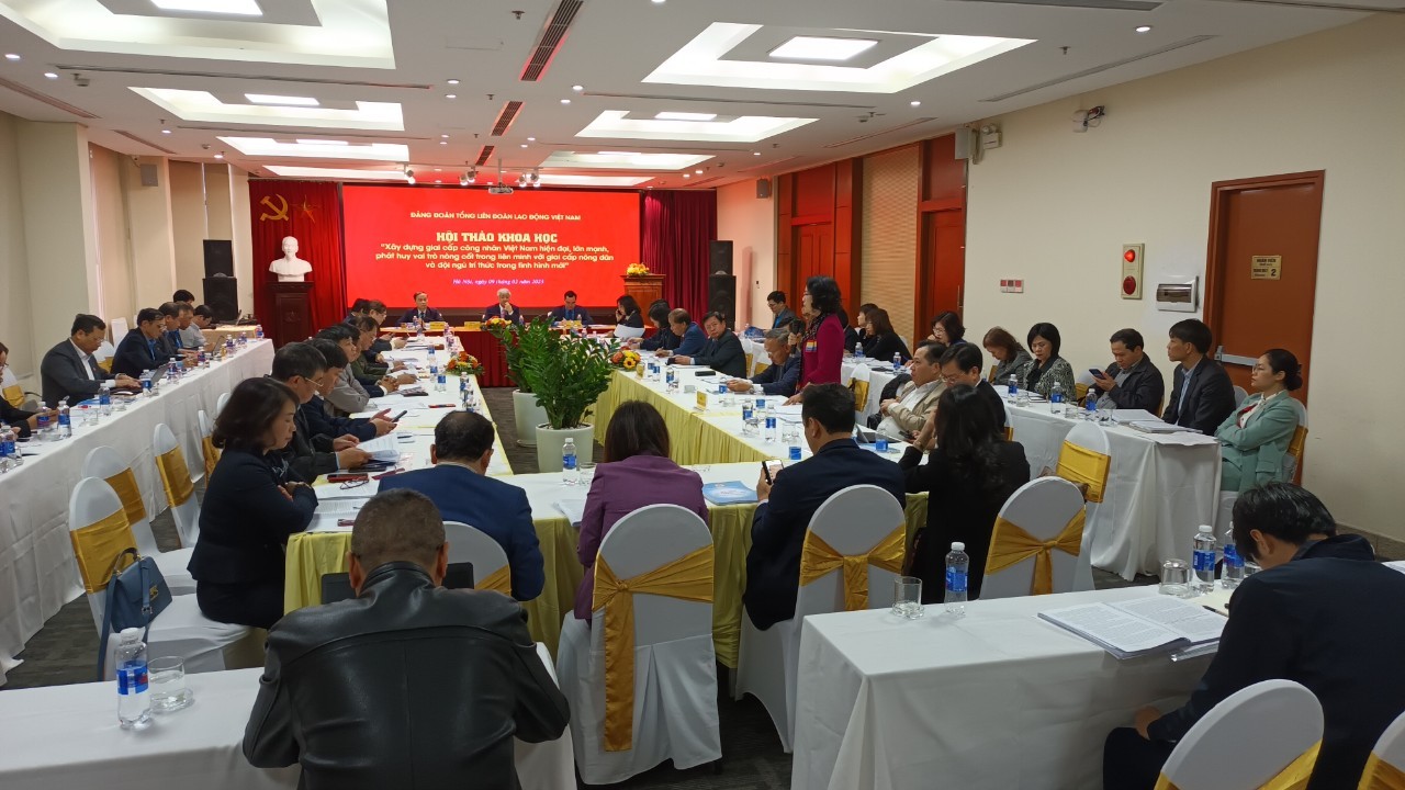 Nhiều chuyên gia, nhà khoa học tham gia Hội thảo.