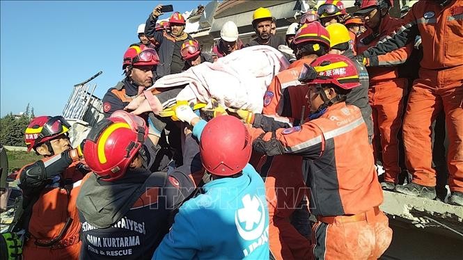 Đại sứ quán Việt Nam tại Thổ Nhĩ Kỳ tích cực tham gia công tác cứu trợ vụ động đất