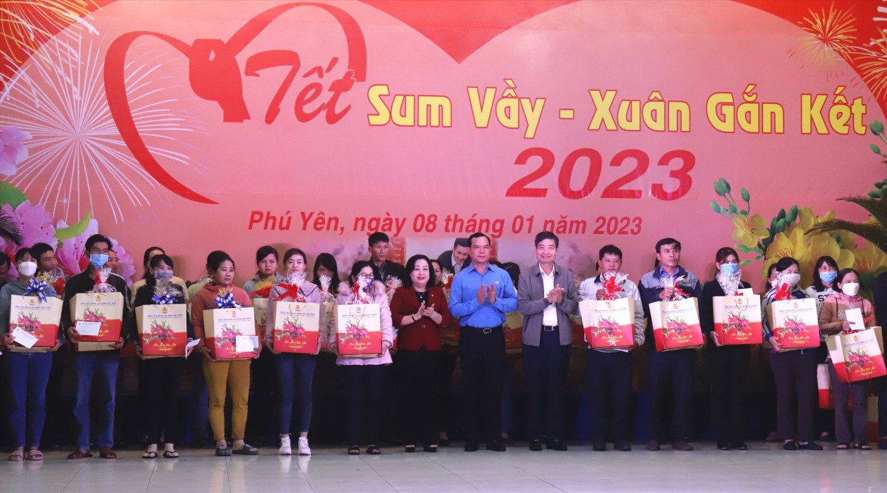 Phú Yên thăm hỏi, tặng hơn 167 nghìn suất quà cho công tác an sinh xã hội trong dịp Tết