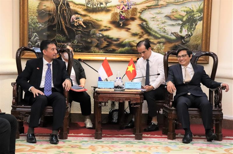 Phó Chủ tịch UBND tỉnh Nguyễn Sơn Hùng tiếp Tổng Lãnh sự quán Indonesia tại TP.Hồ Chí Minh ông Agustaviano Sofjan.