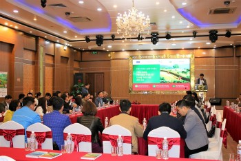 helvetas ra mat bo cam nang hoa giai o co so trong linh vuc dat dai