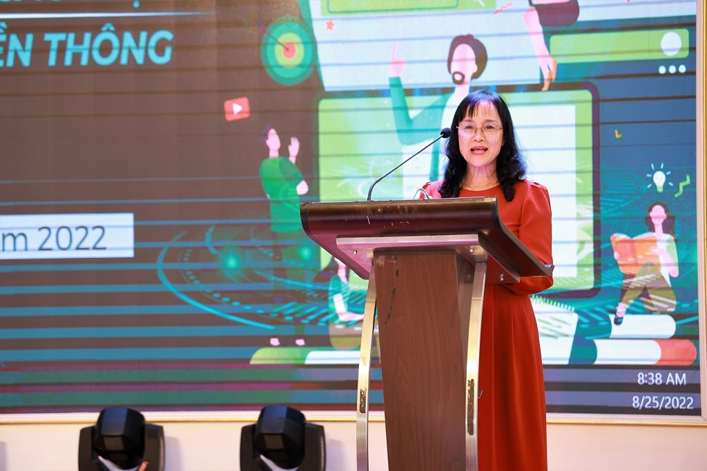 Bà Nguyễn Thị Minh Tâm - Giám đốc chi nhánh Vinamilk Hà Nội chia sẻ tại buổi khai giảng khóa tập huấn.