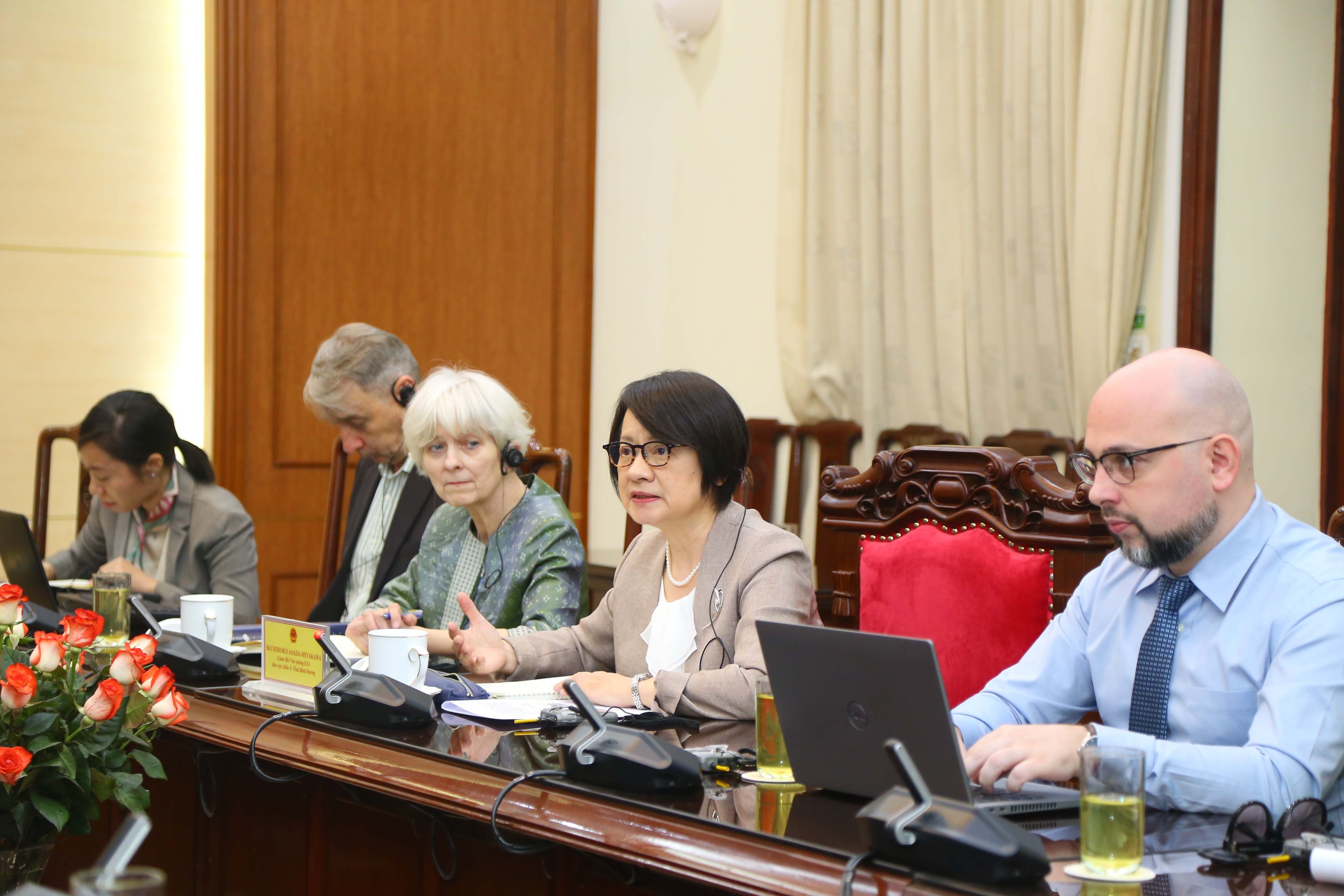 Bà Chihoko Asada-Miyakawa, Giám đốc Văn phòng ILO khu vực châu Á – Thái Bình Dương và đoàn công tác