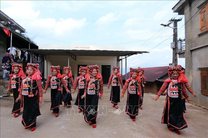 Bảo tồn nét văn hóa độc đáo dân ca, dân vũ của đồng bào dân tộc Hà Nhì