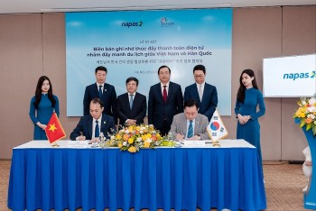 Du khách Việt - Hàn có thể đi du lịch không cần dùng tiền mặt