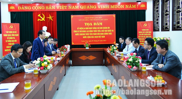 Lãnh đạo Sở Văn hoá Thể thao và du lịch phát biểu tại buổi làm việc.