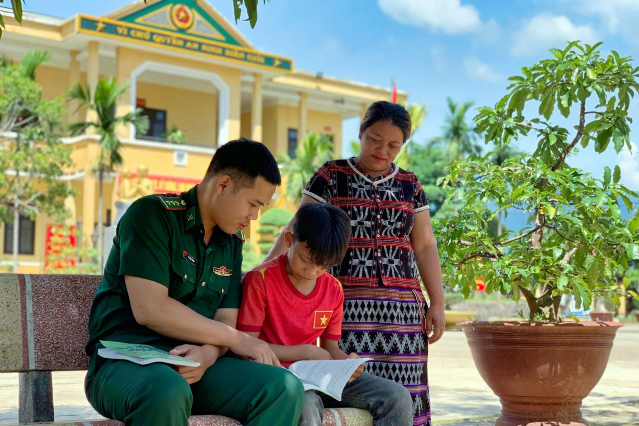 Điểm tựa vững chắc cho nhân dân biên giới Điểm tựa vững chắc cho nhân dân biên giới