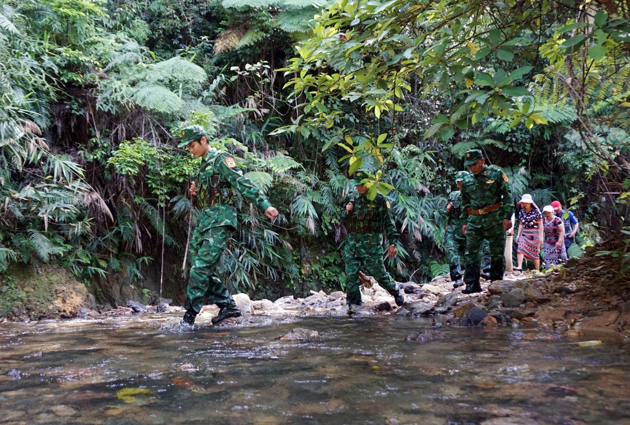 Điểm tựa vững chắc cho nhân dân biên giới Điểm tựa vững chắc cho nhân dân biên giới