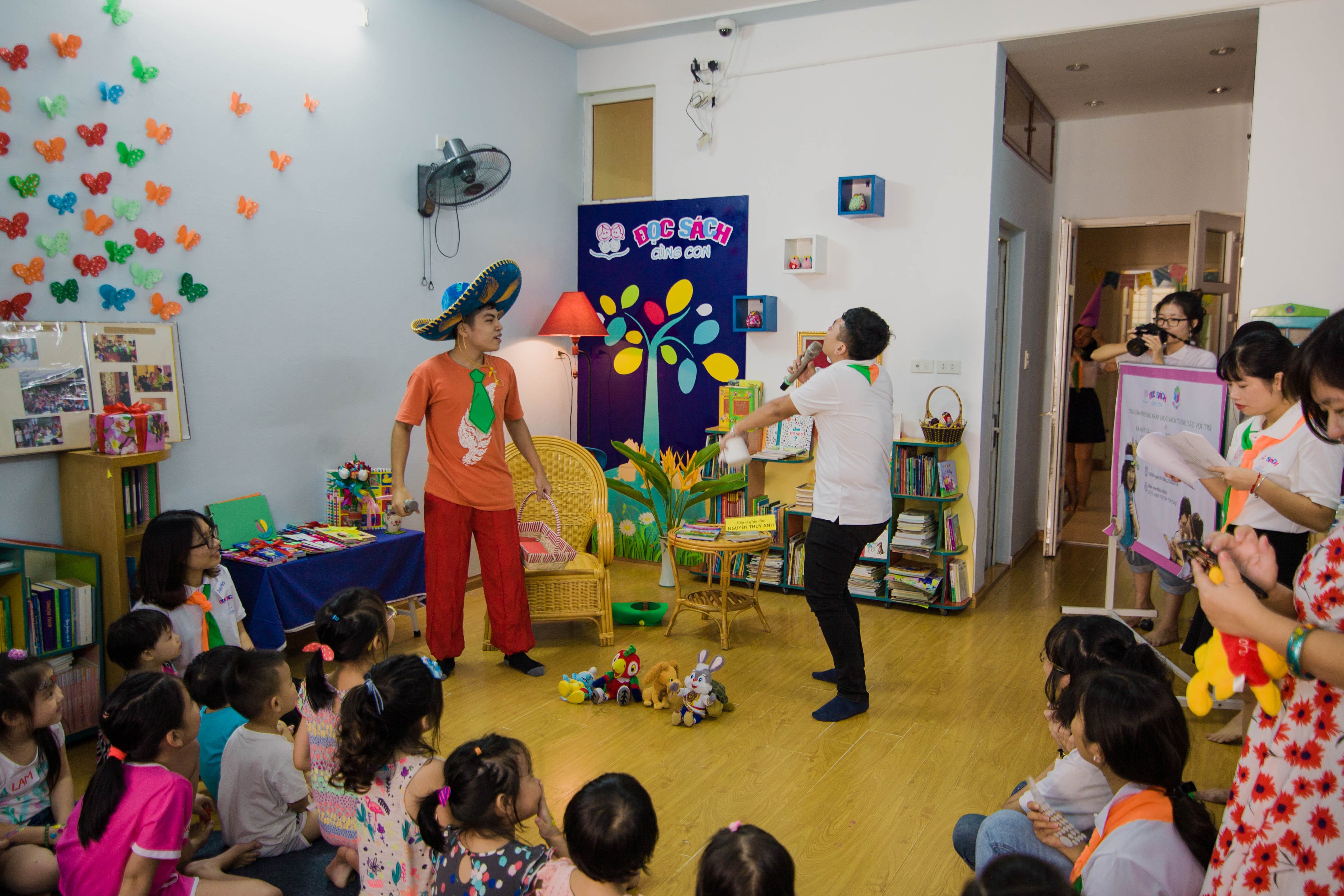 Tiến sĩ giáo dục giúp trẻ nuôi dưỡng tình yêu đọc sách