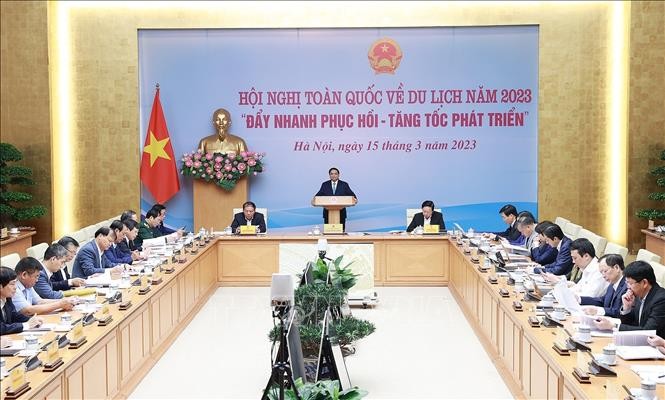 Thủ tướng: Đưa Việt Nam vào nhóm 30 quốc gia có năng lực cạnh tranh du lịch hàng đầu Thủ tướng: Đưa Việt Nam vào nhóm 30 quốc gia có năng lực cạnh tranh du lịch hàng đầu