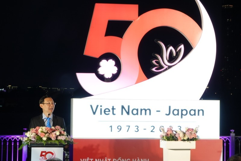 Thành phố Hồ Chí Minh: Khoảng 500 nghìn đèn LED thắp sáng Công viên Bến Bạch Đằng