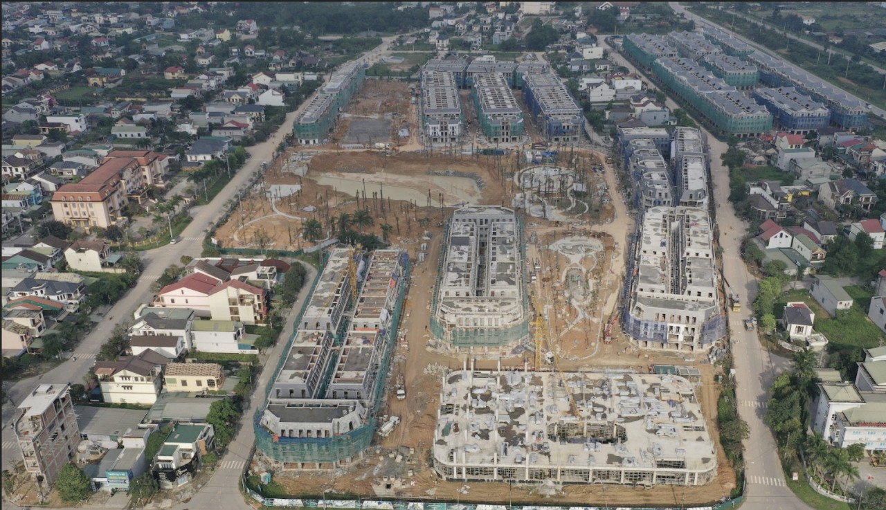 Vincom Shophouse Royal Park - “biểu tượng thịnh vượng” mới dần thành hình giữa lòng Quảng Trị Vincom Shophouse Royal Park - “biểu tượng thịnh vượng” mới dần thành hình giữa lòng Quảng Trị