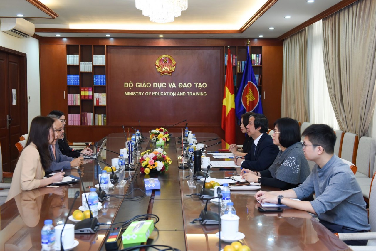 Bộ trưởng Nguyễn Kim Sơn đã có buổi tiếp Đại sứ đặc mệnh toàn quyền El Salvador tại Việt Nam Ruben Omar Orozco Burgos (Ảnh: