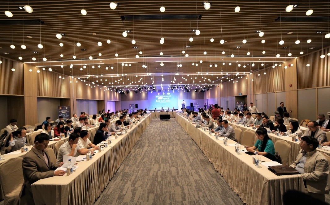 Diễn đàn Kinh tế báo chí 2023 đã thu hút sự quan tâm của nhiều lãnh đạo các cơ quan báo chí, phóng viên, biên tập viên.