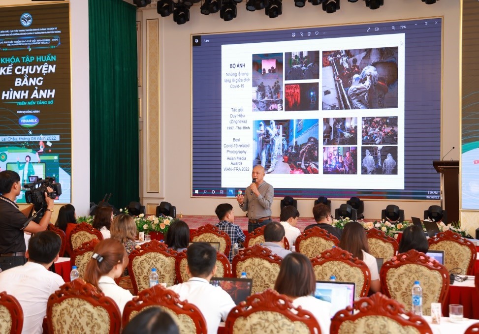 Vinamilk đồng hành tổ chức diễn đàn kinh tế báo chí 2023