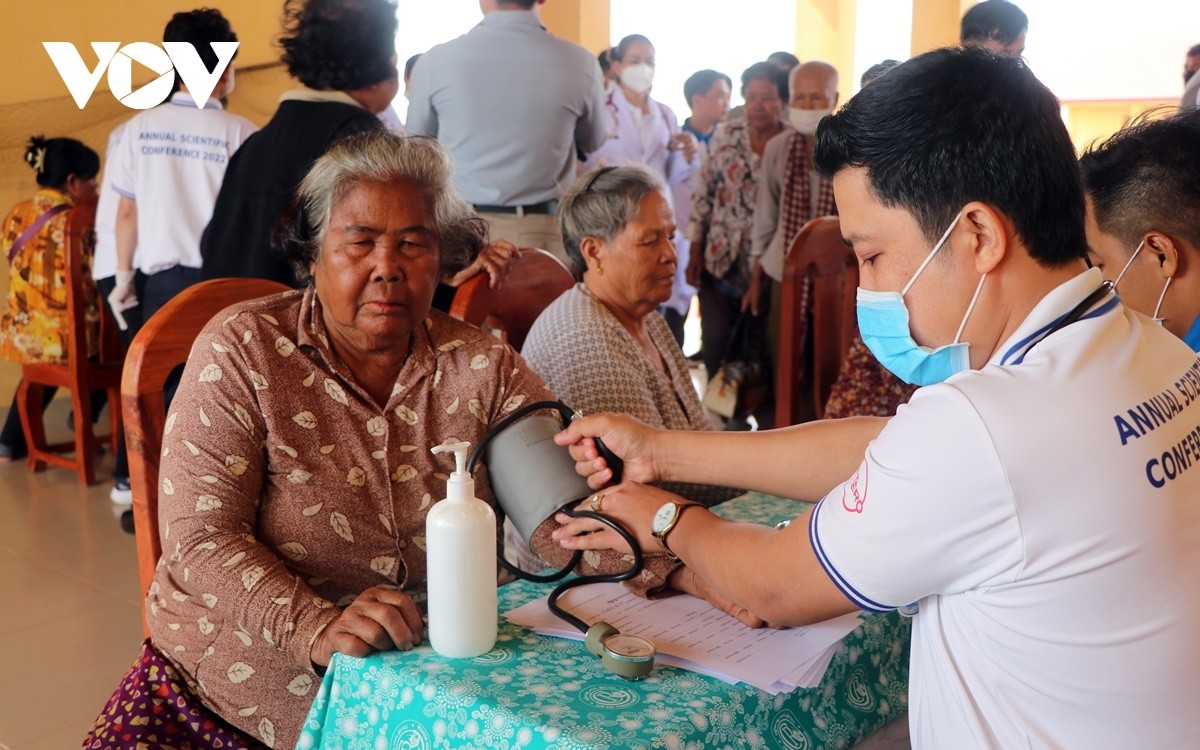 người Khmer và người gốc Việt tại huyện Baribour, tỉnh Kampong Chhnang
