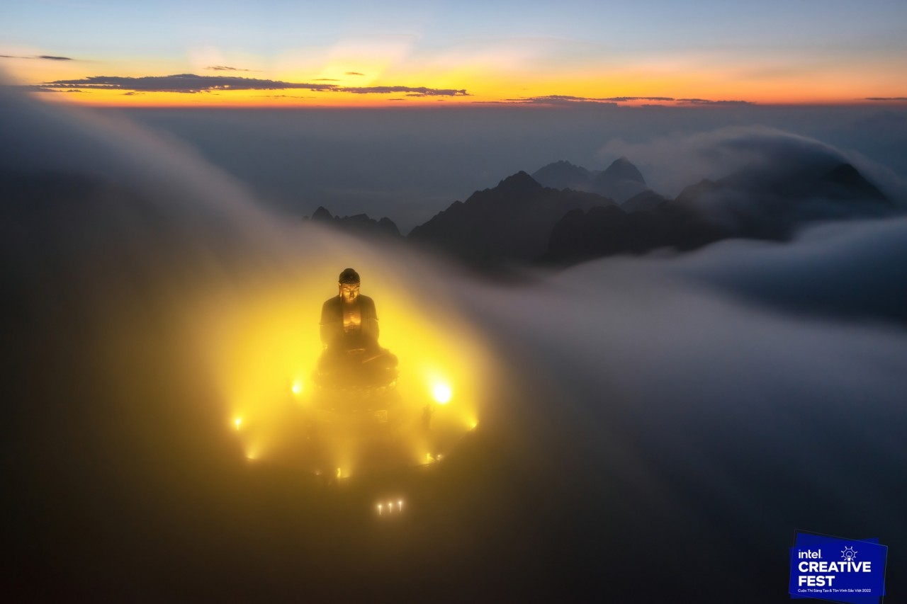 Đỉnh thiêng Fansipan thơ mộng trong mắt nhiếp ảnh gia