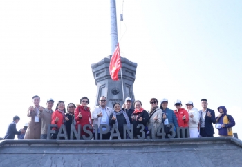 Bạn bè quốc tế lưu giữ khoảnh khắc Fansipan