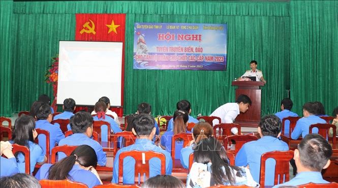 Nâng cao nhận thức cho cán bộ Đoàn, đoàn viên, thanh niên về biển, đảo quê hương
