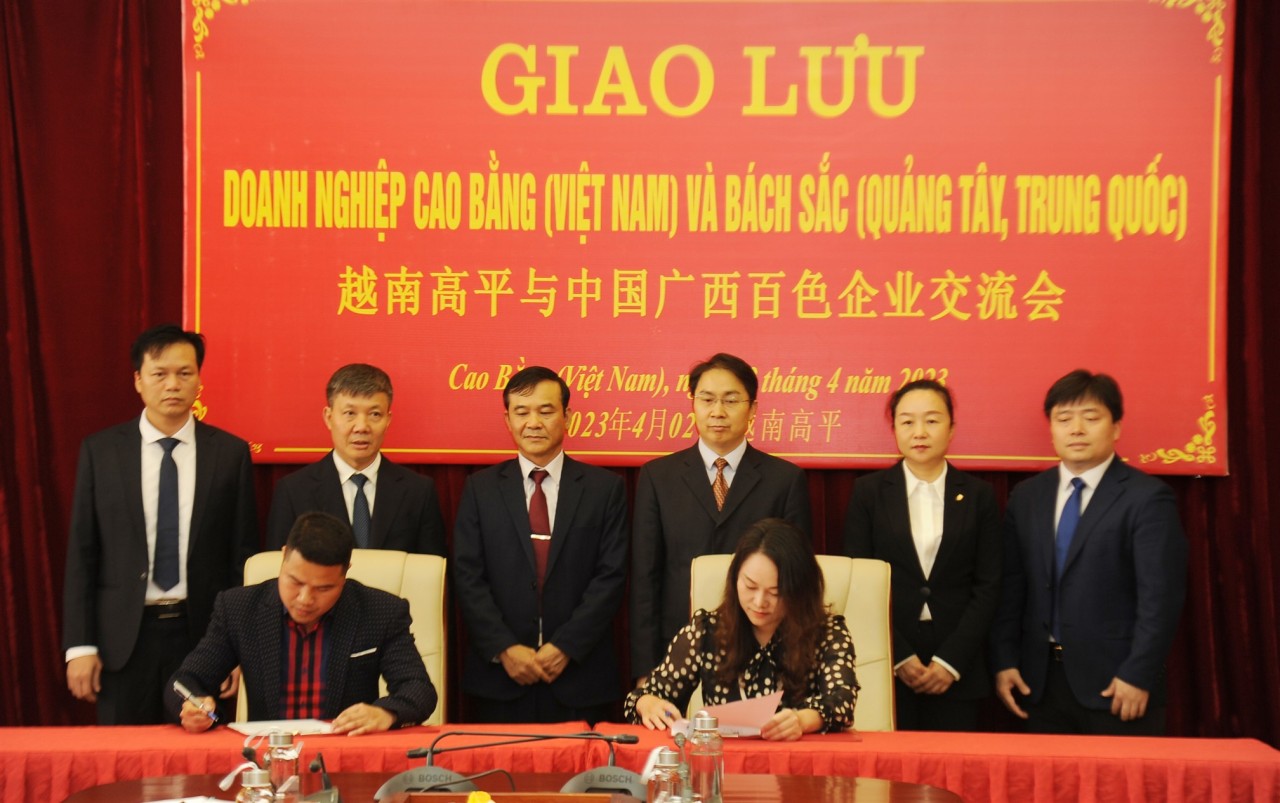 Thúc đẩy hợp tác giữa Cao Bằng và Bách Sắc (Trung Quốc)