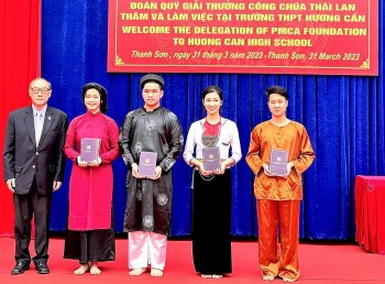 Phú Thọ: Đoàn quỹ giải thưởng Công chúa Thái Lan tới thăm Trường THPT Hương Cần