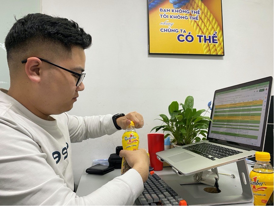 Nước tăng lực Number 1 giúp bổ sung năng lượng và đánh thức sự tỉnh táo ngay tức thì.