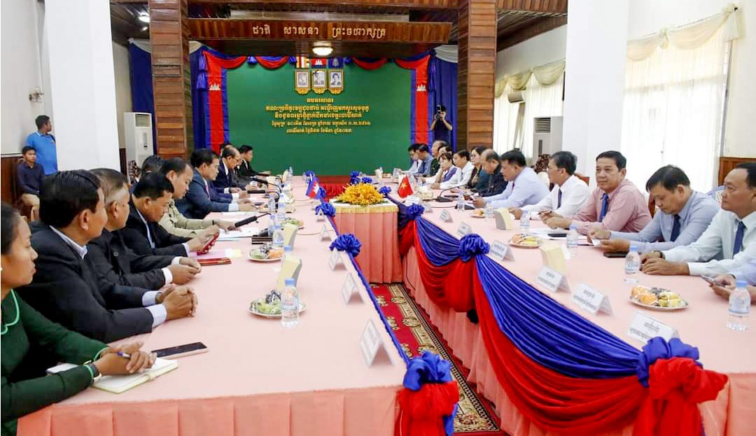 Đồng Tháp: Thăm hỏi, chúc Tết cổ truyền Chol Chnăm Thmây tại Campuhchia