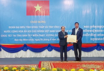 Đồng Tháp: Thăm hỏi, chúc Tết cổ truyền Chol Chnăm Thmây tại Campuhchia