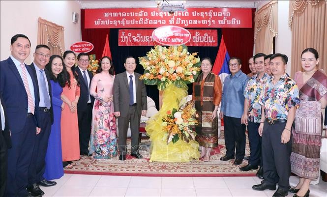 Lãnh đạo TP.HCM, Đà Nẵng chúc mừng Tết cổ truyền của Lào