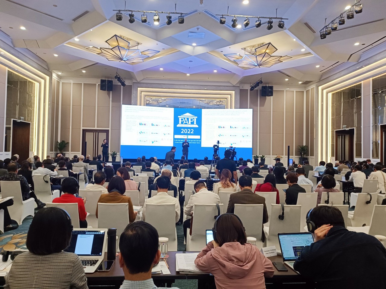 Toàn cảnh Lễ công bố báo cáo PAPI 2022.