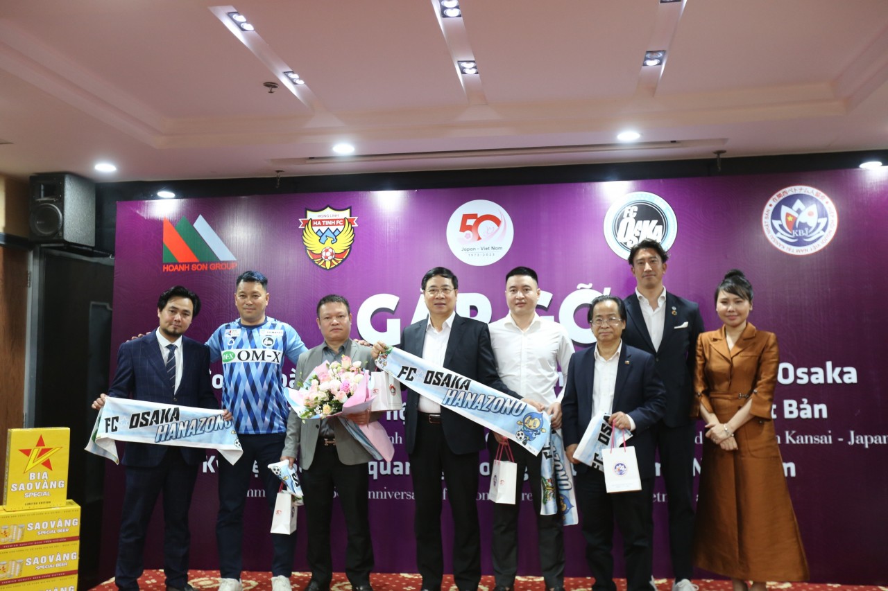 CLB Hồng Lĩnh Hà Tĩnh thúc đẩy hợp tác với CLB Osaka (Nhật Bản)