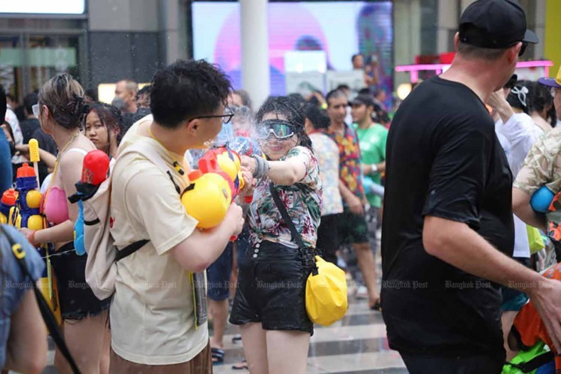 Tưng bừng không khí Tết Songkran tại Thái Lan Tưng bừng không khí Tết Songkran tại Thái Lan