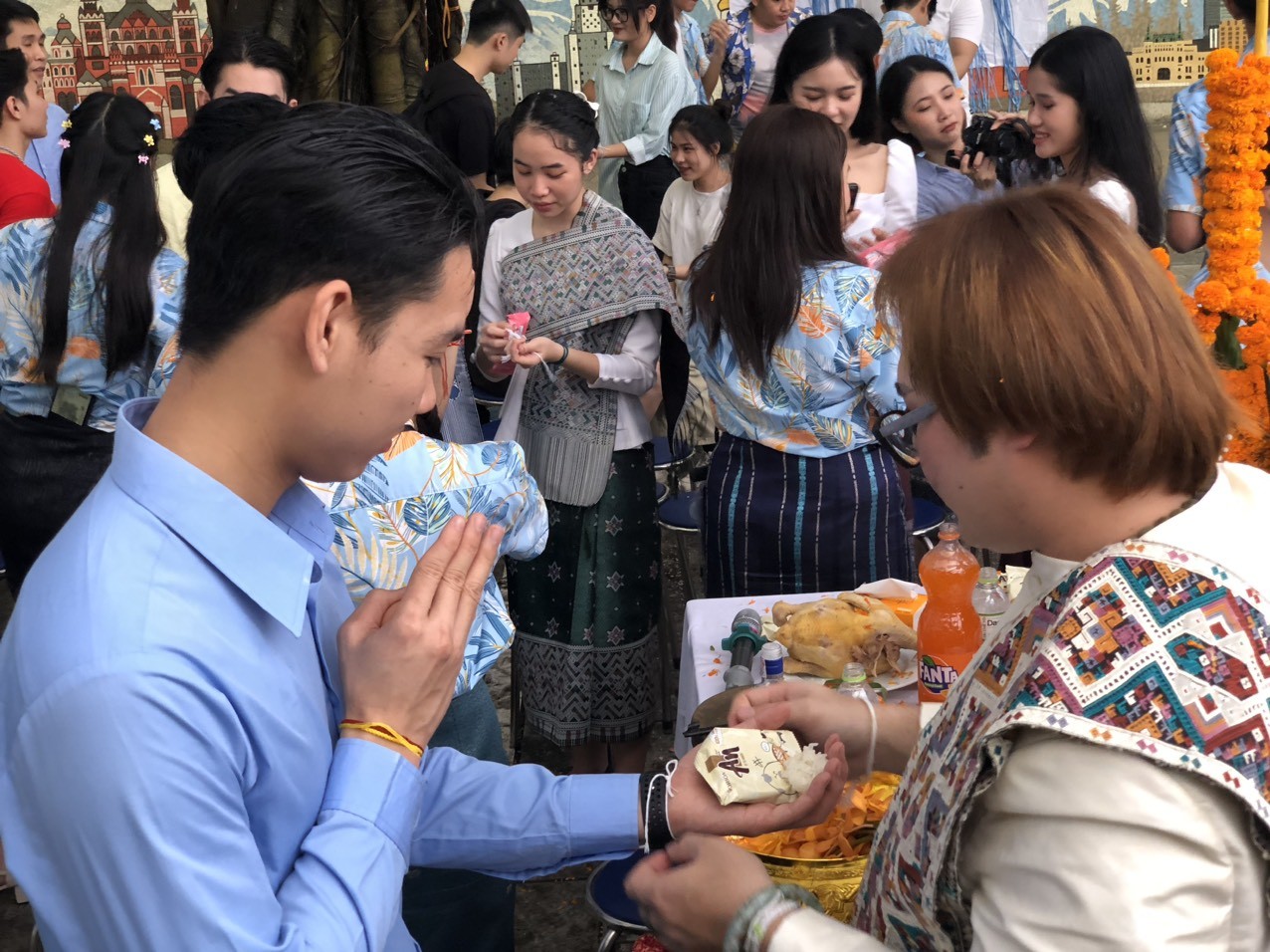 Sinh viên Lào tại Học viện Ngoại giao: Vui Tết Bun Pimay, ấm tình hữu nghị