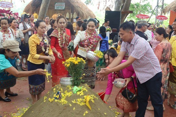 Tết bạn trên đất Việt Tết bạn trên đất Việt