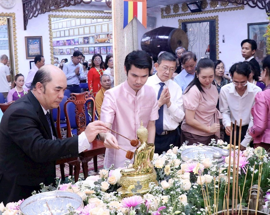 Tết bạn trên đất Việt Tết bạn trên đất Việt