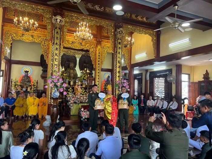 Tết bạn trên đất Việt Tết bạn trên đất Việt